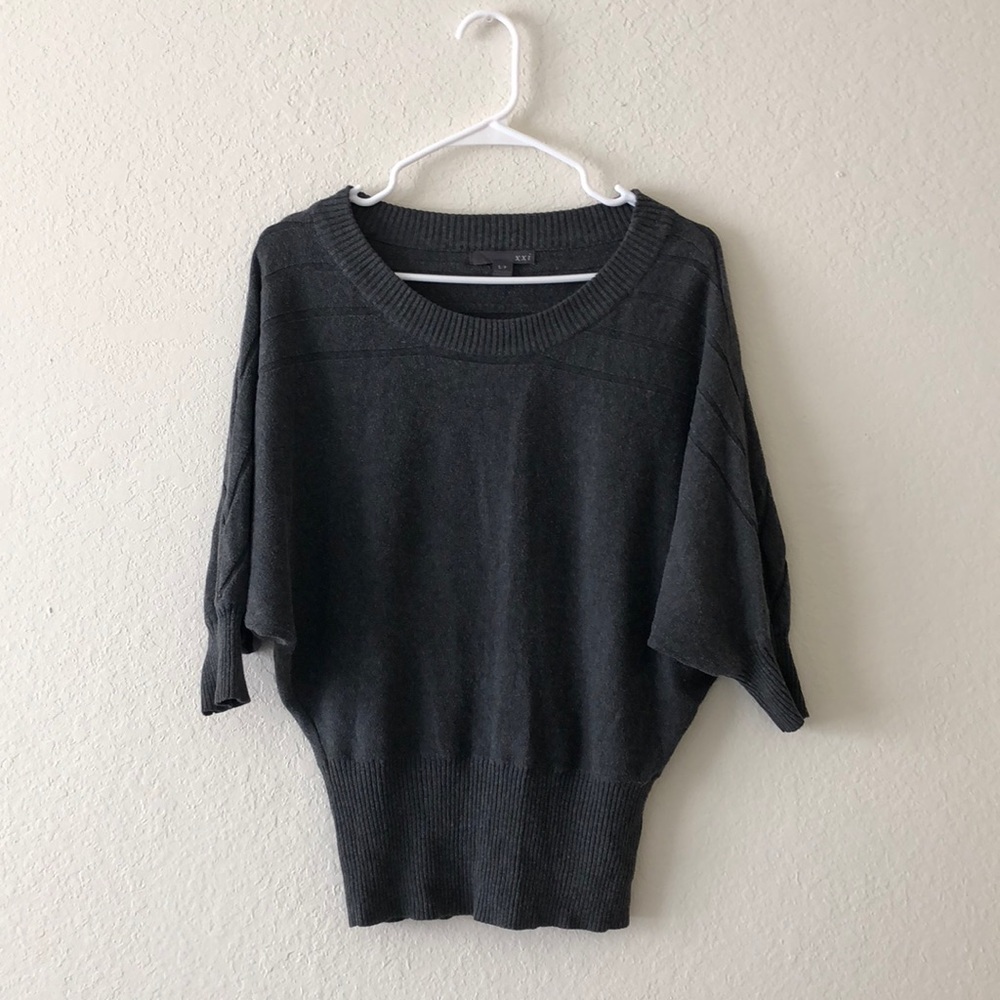 XXI Gray Batwing Sweater with Scrunched Bottom S